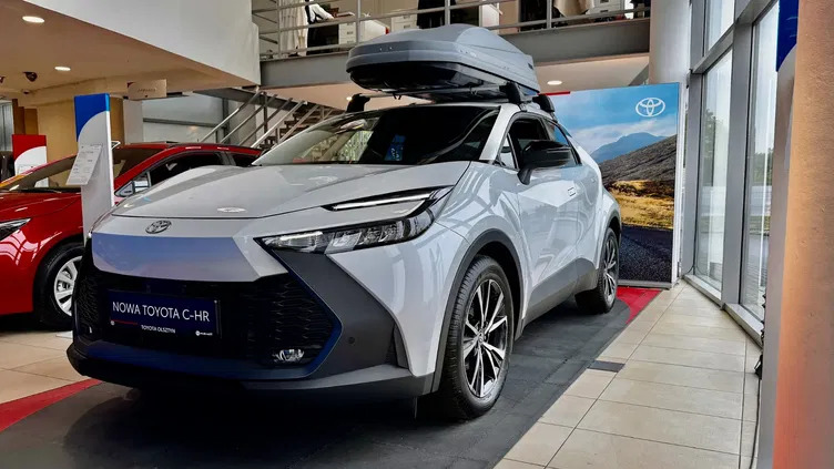 toyota c-hr Toyota C-HR cena 146900 przebieg: 8, rok produkcji 2023 z Lębork